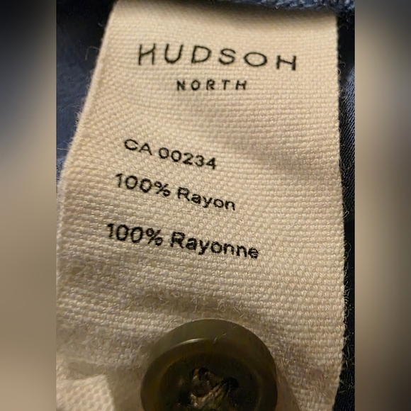 Hudson North Blue Rayon, Button,  Pleated Blouse With Wide Tied Collar 1X - Picture 10 of 10